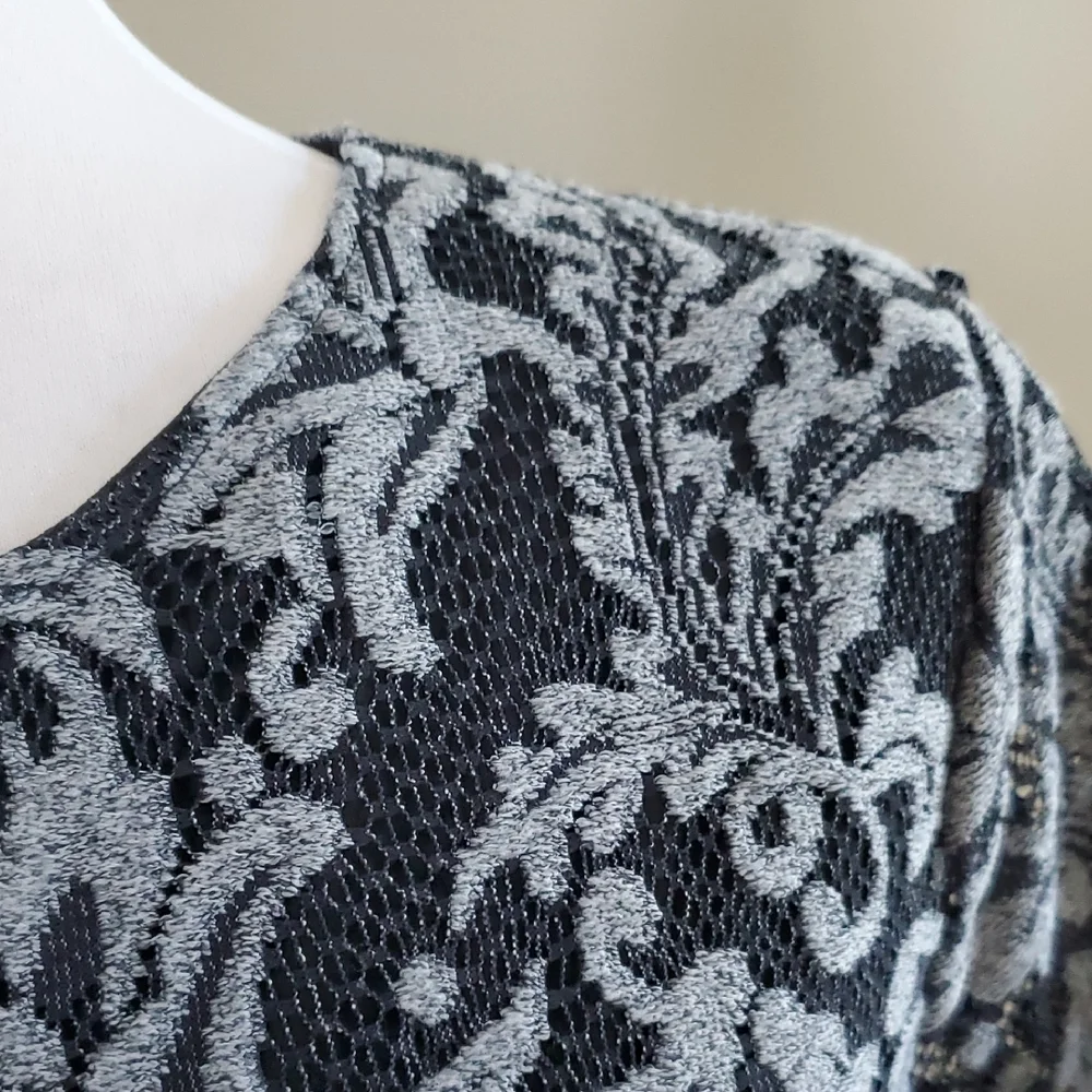 Ann Taylor Elegant Black and Gray Floral Women's Top - Picture 7 of 15